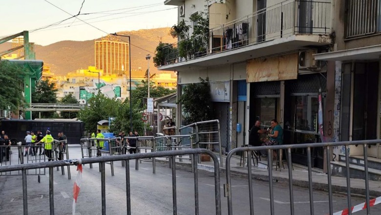 Përplasje e fortë mes tifozëve jashtë stadiumit në Greqi. 3 të plagosur, dhe janë 70 të arrestuar 1720892496 greqi