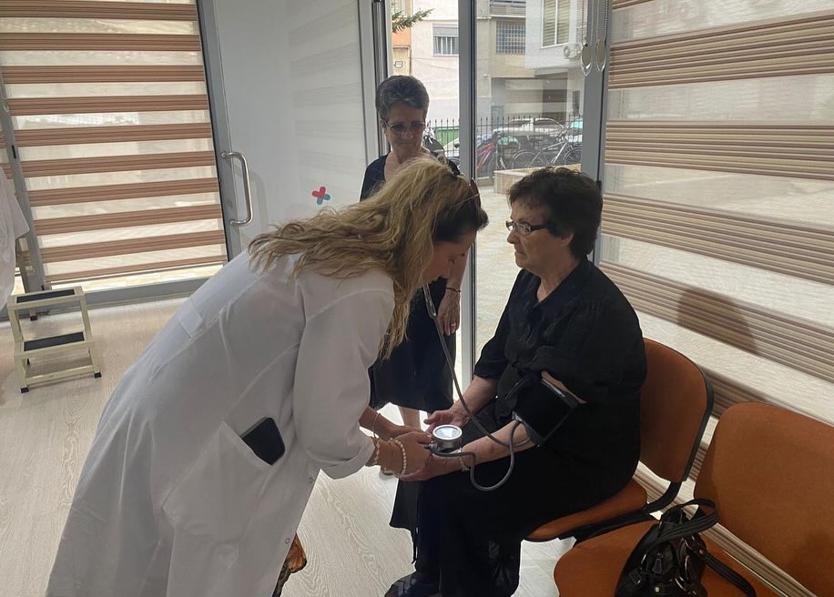 Ministrja Koçiu: Mbi 20 mijë pushues kanë marrë ndihmë mjekësore në 34 qendra shëndetësore verore 451247910 18447135409040072 9033709043285103983 n