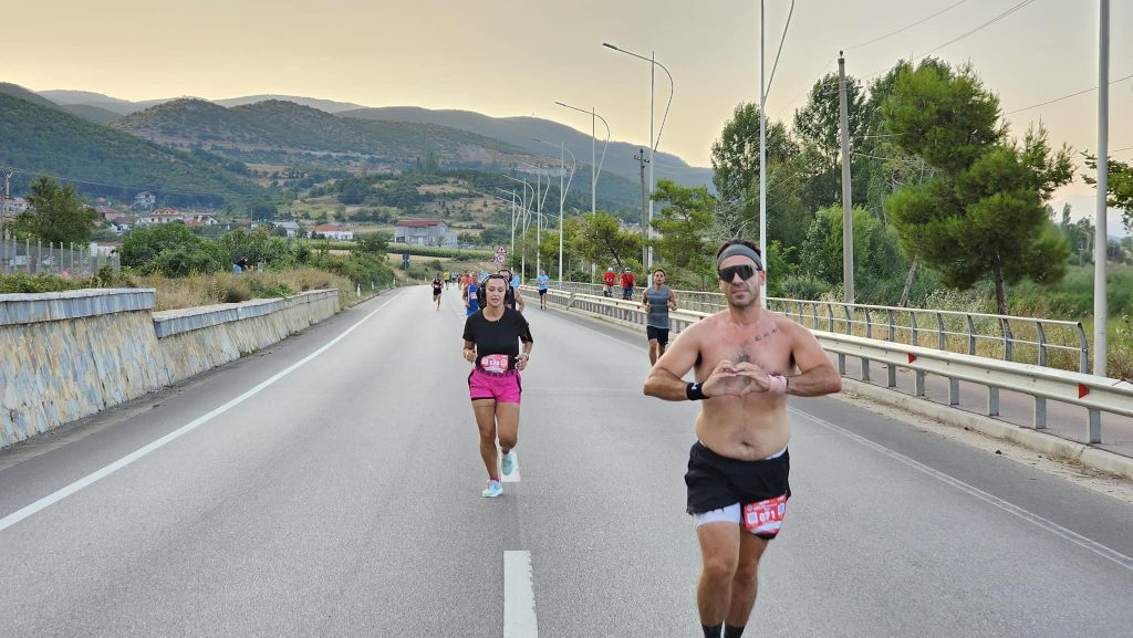 Maratona Enkelana në Pogradec, kryeministri Rama poston fotot: 700 vrapues nga 38 shtete të botës 1 453207345 1045689286926732 7551662286419811695 n