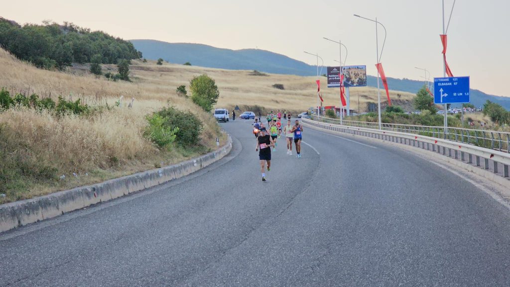 Maratona Enkelana në Pogradec, kryeministri Rama poston fotot: 700 vrapues nga 38 shtete të botës 3 453207363 1045689426926718 6925125229327447984 n