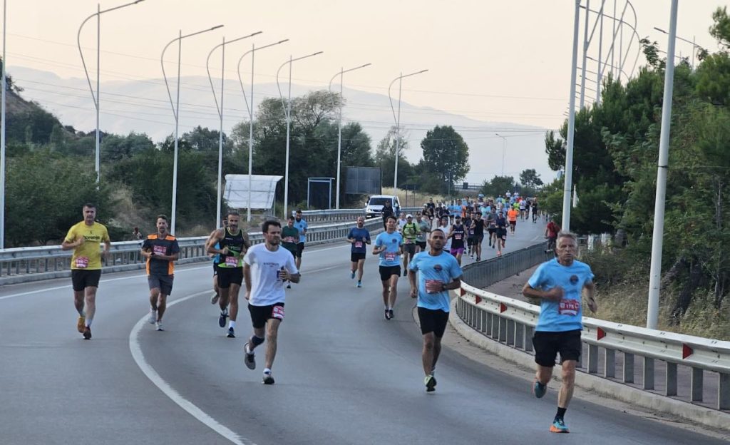 Maratona Enkelana në Pogradec, kryeministri Rama poston fotot: 700 vrapues nga 38 shtete të botës 6 453235221 1045688566926804 6493516901987115462 n