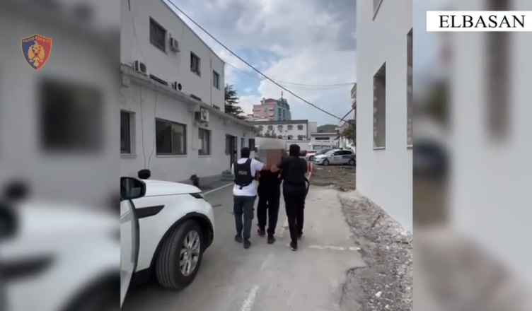 Armë dhe kokainë, dy të arrestuar në Elbasan IMG 7178