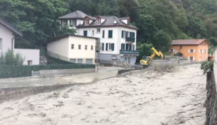 Stuhi e fuqishme në Zvicër, ka viktima IMG 7504