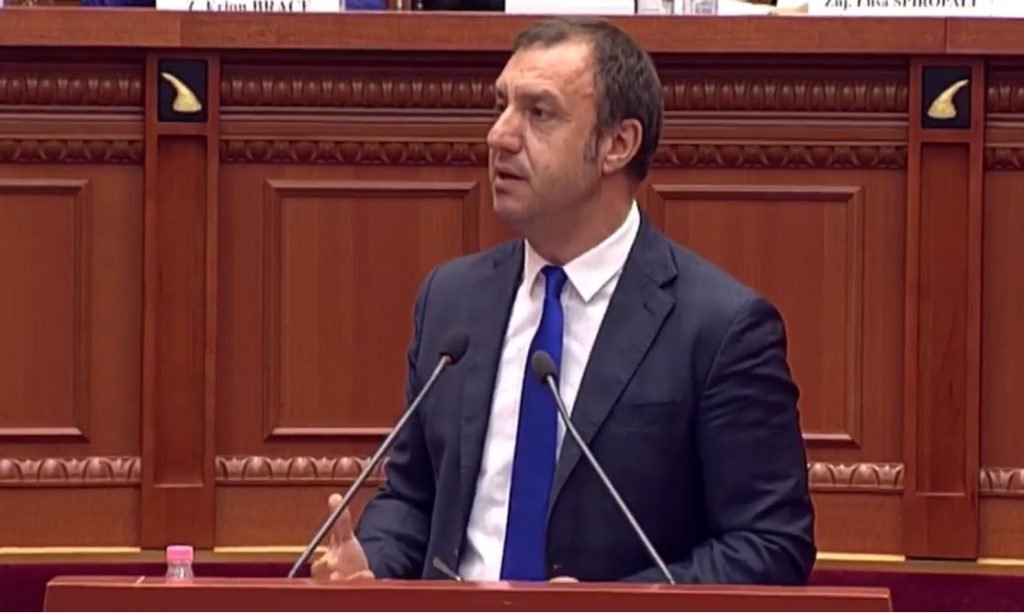 Shalsi ironizon opozitën: Hipokrizia juaj ka arritur kulmin, ja diferenca mes jush dhe nesh! Parlament1