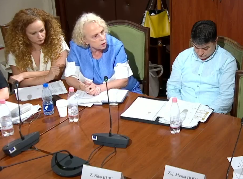 Shefja e Onkologjikut: Të jesh me kancer s’do të thotë se je e paaftë për punë. Ndryshon nëse je duke vdekur Screenshot 10 3