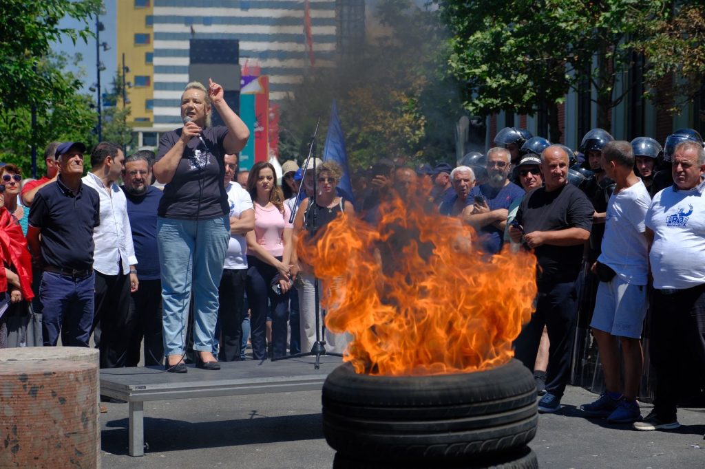 Këlliçi akuzon SPAK dhe Dumanin: Janë mburoja e grupit kriminal… 1 WhatsApp Image 2024 07 05 at 11.57.15 AM