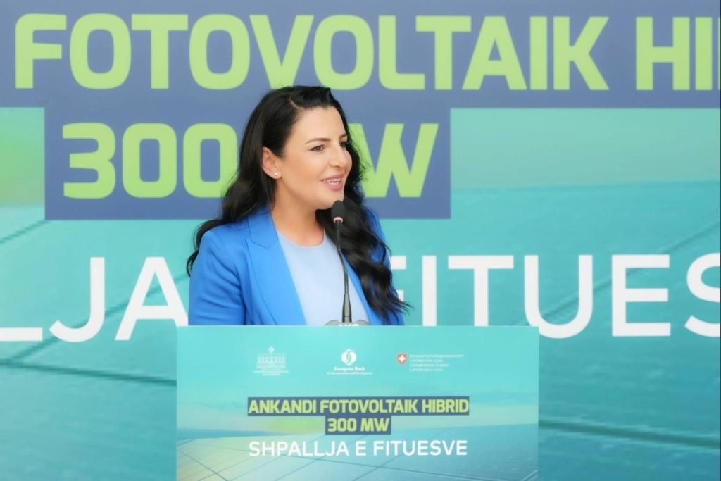 Shpallen fituesit e ankandit hibrid fotovoltaik, Balluku: Proces i hapur dhe transparent, rrisim kapacitetet prodhuese të energjisë d05baa92 33e8 4c9c 9fe0 a9d64ffa799a