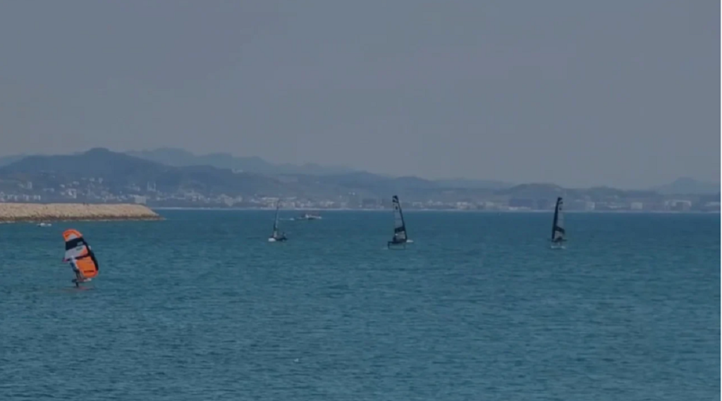 Varkat me vela mbërrijnë në Durrës, qyteti mirëpret eventin e Marinës Ushtarake italiane varkat dr
