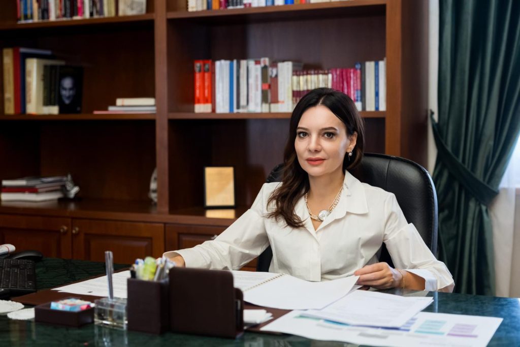 Eva Buzo nga Italia në Shqipëri me not për 35 orë, kryeparlamentarja Spiropali: Na emocionoi të gjithëve 453747977 820533210233475 1711362722098316149 n