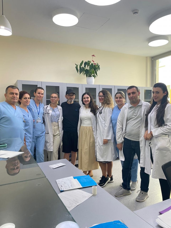 FOTO/ Aktori i njohur Mehdi Malka del nga spitali në QSUT, ja si paraqitet gjendja e tij shëndetësore 1 454739413 920707083422358 2397259654083960504 n