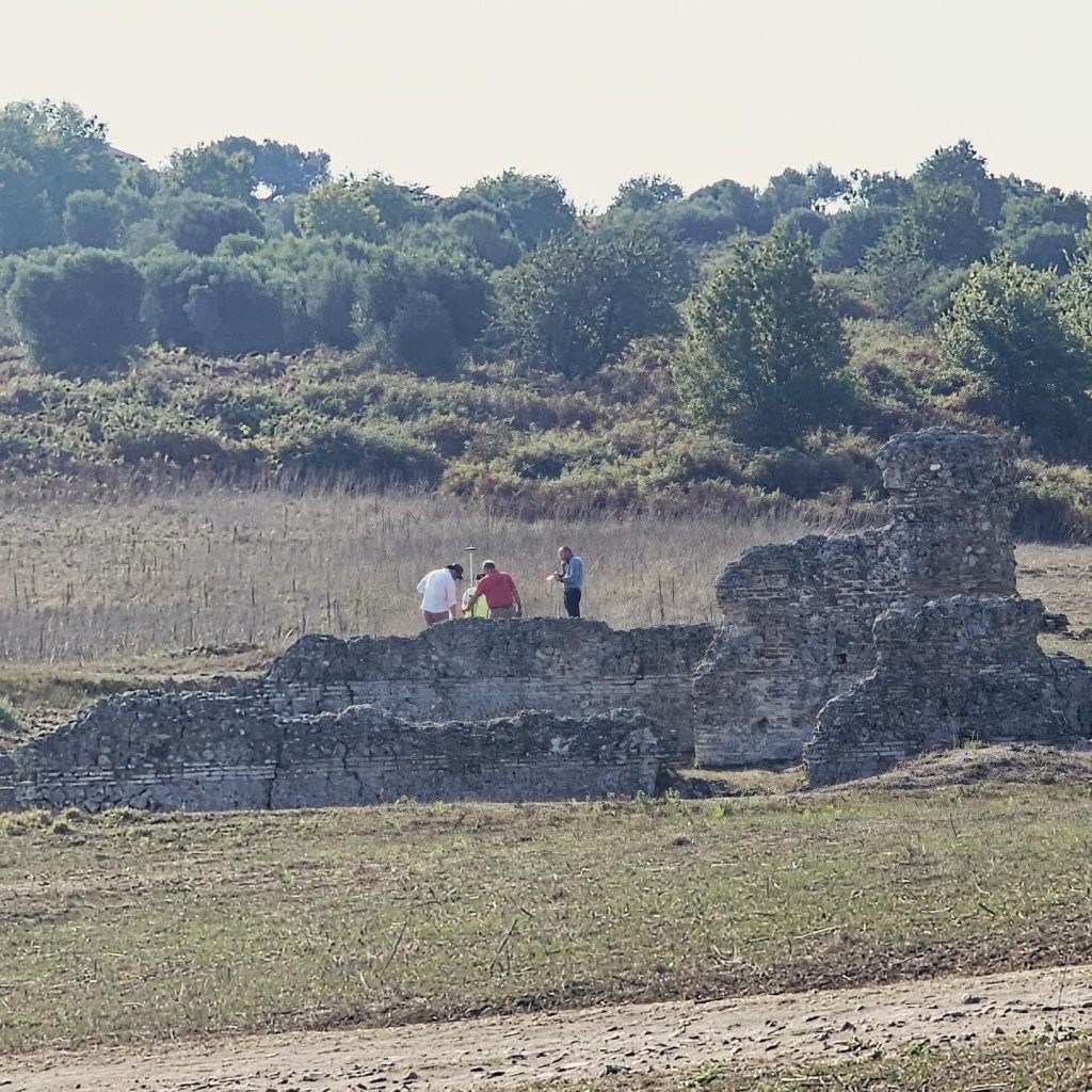 FOTO/ Rama: Del në dritë urbanizimi i plotë i Apolonisë nga misioni arkeologjik shqiptaro-francez 1 456477492 1061288698700124 5802797663198213024 n