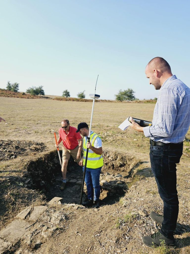 FOTO/ Rama: Del në dritë urbanizimi i plotë i Apolonisë nga misioni arkeologjik shqiptaro-francez 4 456563000 1061288572033470 4747312148656283077 n