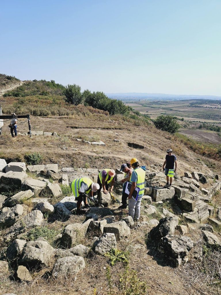 FOTO/ Rama: Del në dritë urbanizimi i plotë i Apolonisë nga misioni arkeologjik shqiptaro-francez 7 456605301 1061288308700163 1209071442817321012 n