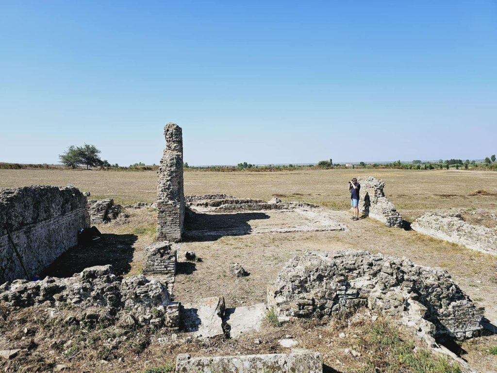 FOTO/ Rama: Del në dritë urbanizimi i plotë i Apolonisë nga misioni arkeologjik shqiptaro-francez 6 456655382 1061288422033485 4936992412843002816 n