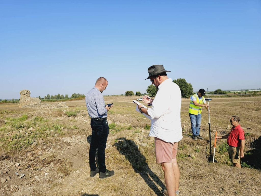 FOTO/ Rama: Del në dritë urbanizimi i plotë i Apolonisë nga misioni arkeologjik shqiptaro-francez 5 456697095 1061288678700126 7886152802611521673 n