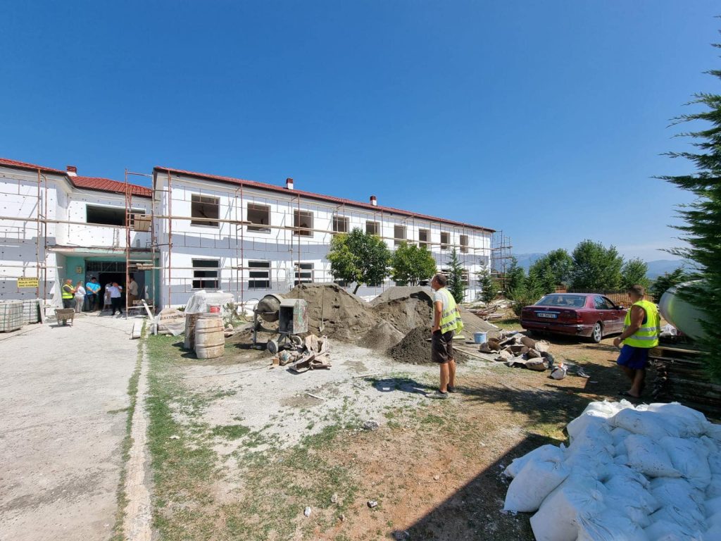 FOTO/ Shkolla 9-vjeçare “Ali Metra'', godina e radhës në listën e shkollave që po rindërtohen në Mat 9 457097494 1052795553512326 2905348723437553335 n