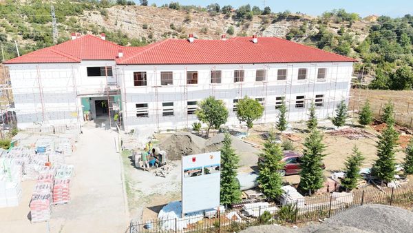 FOTO/ Shkolla 9-vjeçare “Ali Metra'', godina e radhës në listën e shkollave që po rindërtohen në Mat 10 457104916 1052795423512339 5160975170201626531 n