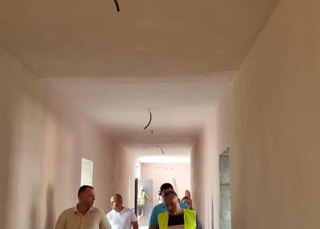 FOTO/ Shkolla 9-vjeçare “Ali Metra'', godina e radhës në listën e shkollave që po rindërtohen në Mat 5 457270814 1052795583512323 8100035125450063268 n
