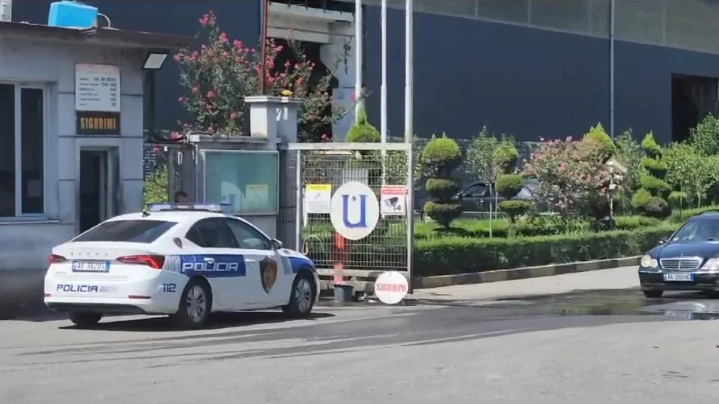 VIDEO/ Hetimi i kontenierëve me mbetje të rrezikshme, Krimi Ekonomik dhe Prokuroria zbarkojnë te “Kurum” 6 sd 15