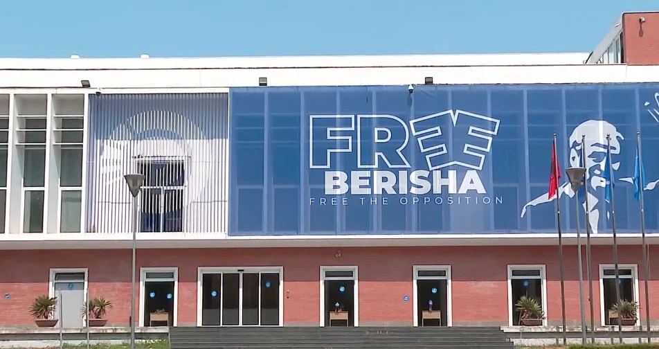 Lind grupi “Antiberishist”. Shehi dhe Alibeaj gati formacionin parlamentar. Dilema më e fundit është ajo e Ilir Metës Capture 122