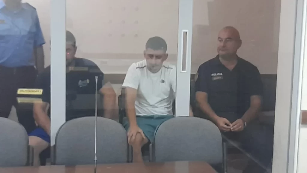 Thikë ishte për ”nder”, Darmend Keli mbulon fytyrën me duar: U ktheva në shtëpi pa menduar se e vrava Darment Keli