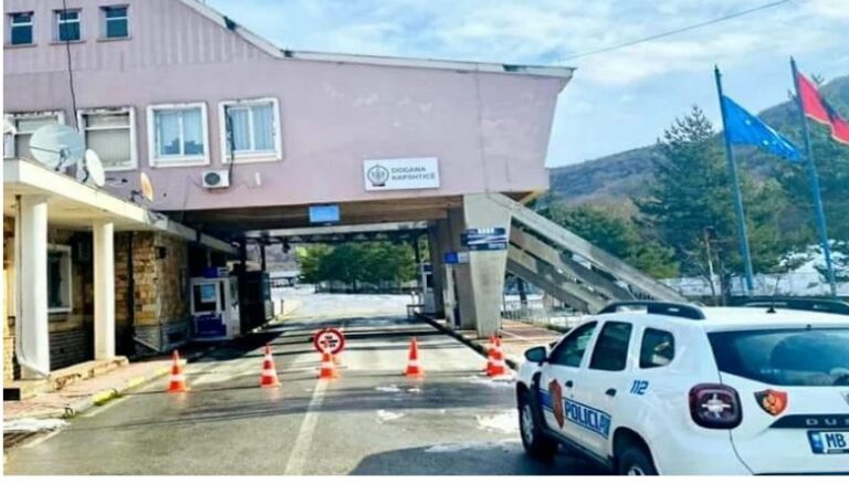 Sa persona hynë dhe dolën nga Shqipëria në orët e fundit Kapshtica1 768x438 1