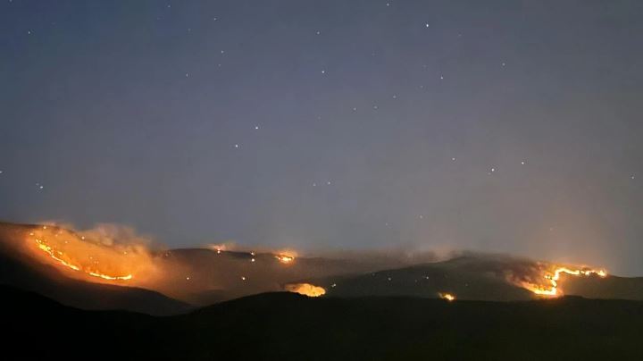 Zjarr i madh në Korçë. Ja si paraqitet situata sot korce