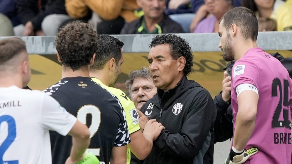 Babai i futbollistit shqiptar godet me çadër trajnerin e Zurich, mësohet shkaku i sherrit muniz 2048x1151 1