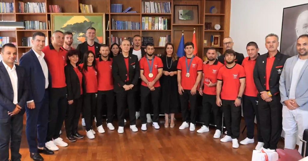 Suksesi në Paris nga Valiev dhe Duadev, Rama: Fryt i punës së palodhur! Qeveria prej kohësh po jep shpërblime të veçanta rama