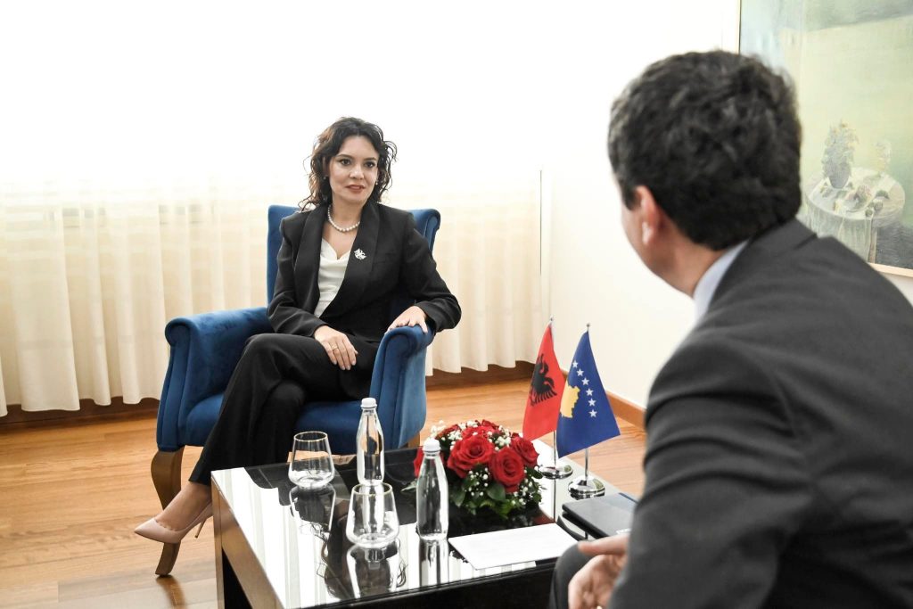 Albin Kurti pret Elisa Spiropalin: Shqipëria është një zë i fuqishëm krah interesave të vendit tonë 4 459162385 1067572208069839 228776047227303258 n
