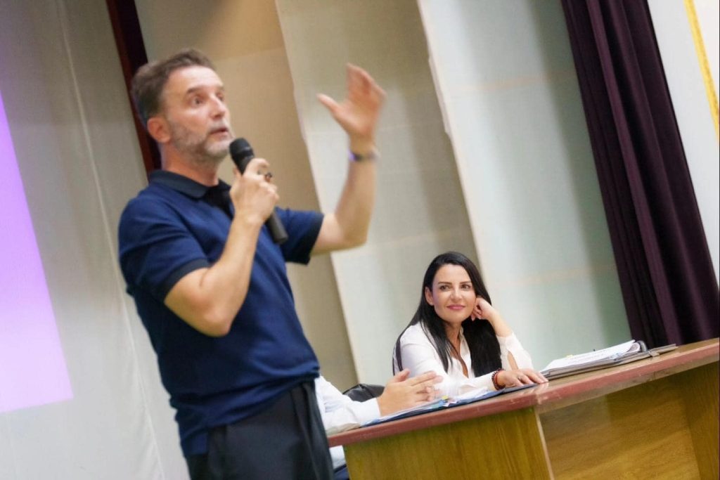 FOTO/ Drejtuesit politikë takime në çdo qark të vendit, Rama: Nis ndërtimi i rrugës së PS për “Shqipërinë 2030” 3 461006917 1083057346523259 9177384184841869883 n