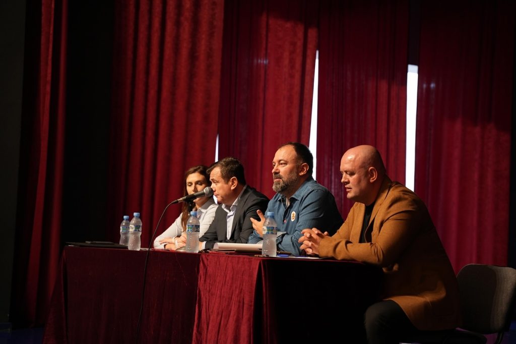 Ministri Mazniku mbledh strukturat në Librazhd: Fitorja e PS në 2025, anëtarësim i Shqipërisë në BE 461083303 850678893820301 3882595939527218844 n