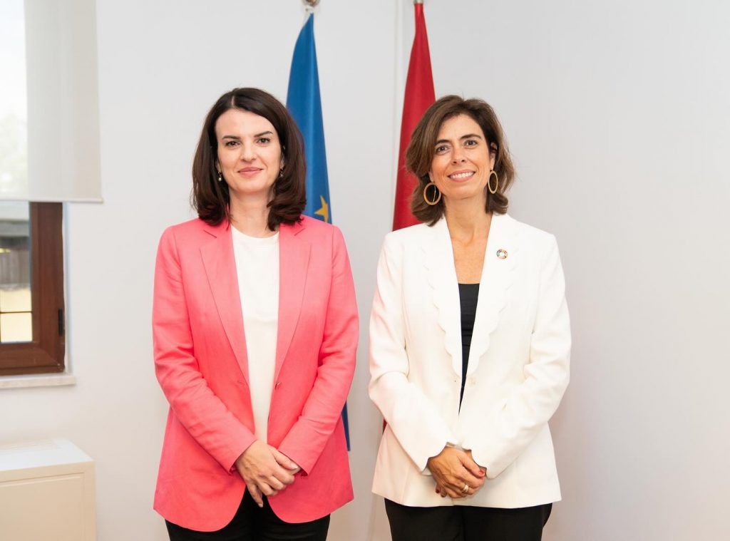 Ministrja Koçiu: Qeveria shqiptare, plotësisht e angazhuar në avancimin e mëtejshëm të axhendës gjinore 461247833 18460548997040072 6114458776620103912 n