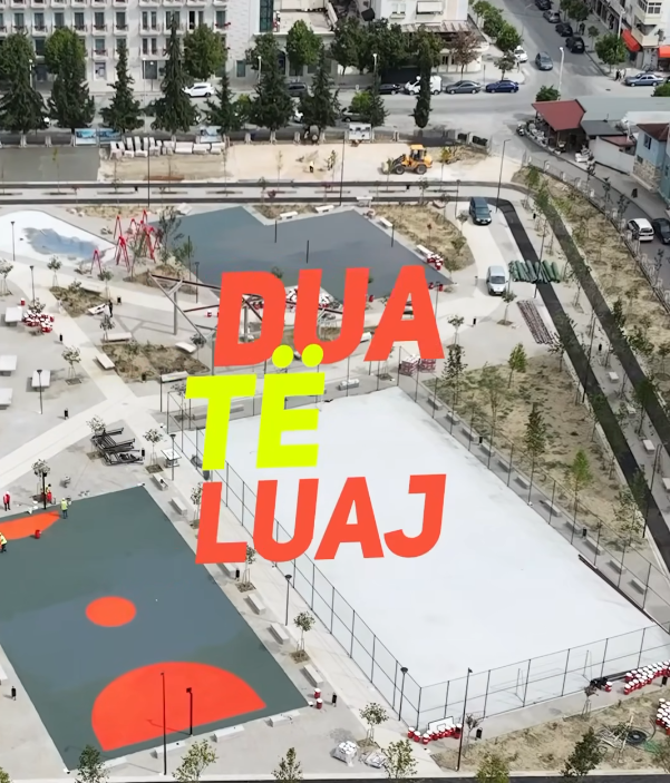 VIDEO/ Rama: Parku Rekreativ ”Dua të luaj” në Berat është drejt përfundimit, 300 pemë dhe fushë për çdo aktivitet sportiv Screenshot 23 2