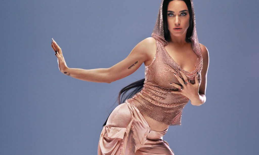 Albumi i ri nga Katy Perry merr kritika të shumta, ekspertët: Sikur është krijuar përmes Inteligjencës Artificiale katty
