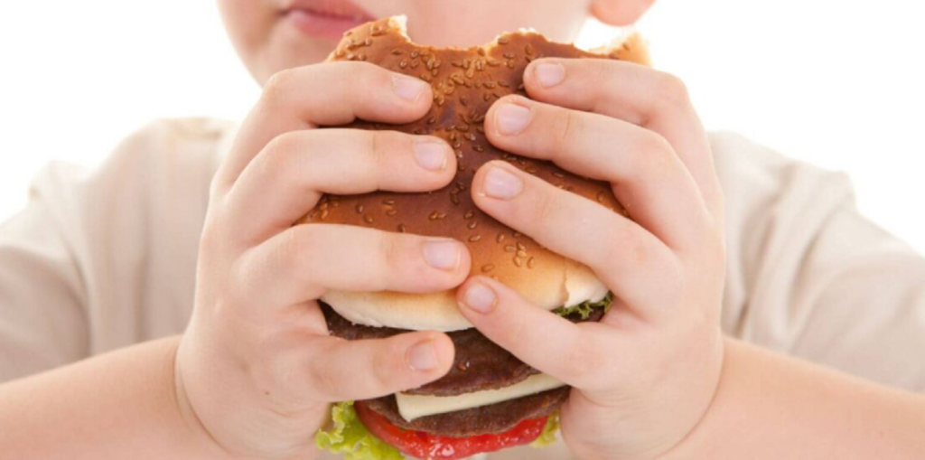 Studimi i ISHP: 1 në 5 adoleshentë në Shqipëri janë obezë obeziteti