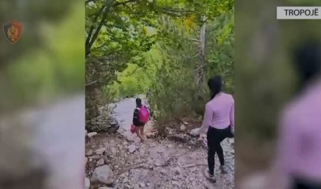 Humbën në Majën e Jezercës, dy turistë rezidentë në Angli ndihmohen nga policia turistee