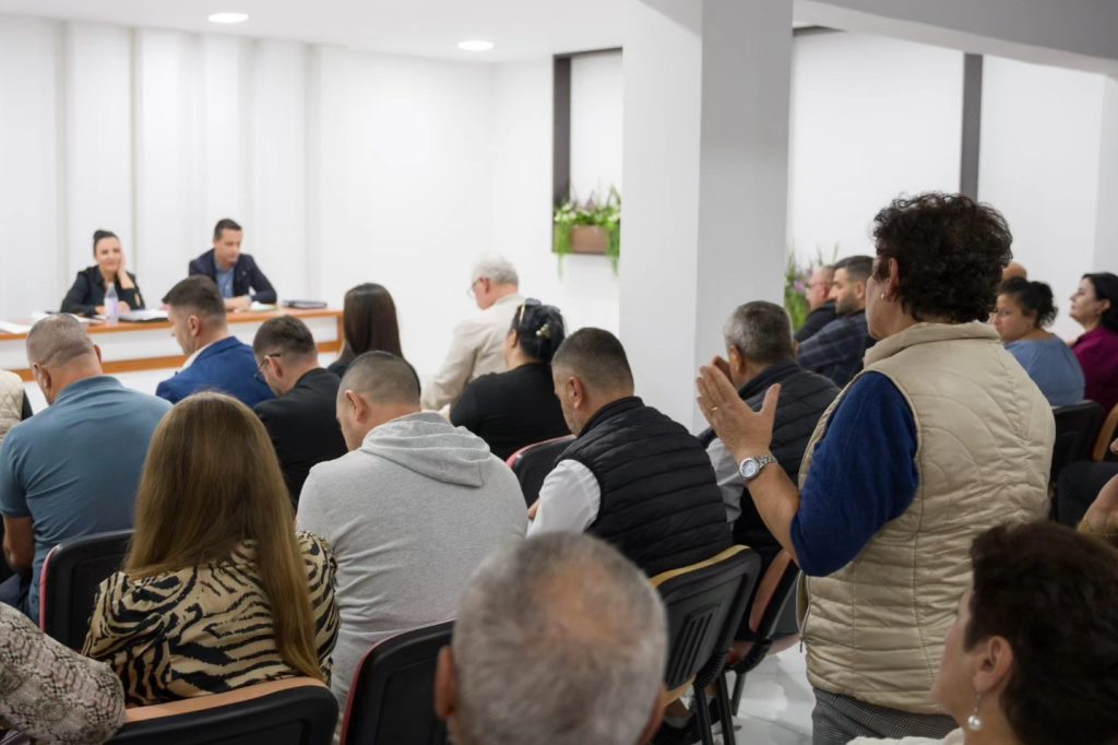 FOTO/ Balluku takim me socialistët në Fier: Një strukturë kompakte dhe e përkushtuar, baza e suksesit të PS-së 1 461941324 967121492122518 1889438589008303335 n