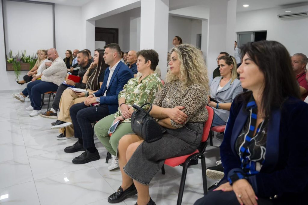 FOTO/ Balluku takim me socialistët në Fier: Një strukturë kompakte dhe e përkushtuar, baza e suksesit të PS-së 7 462002012 967121488789185 7489839868722056699 n