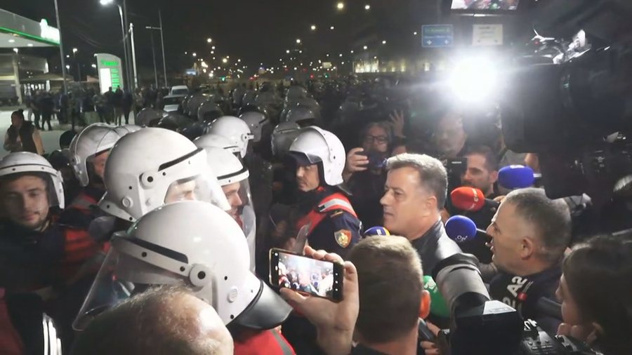 Noka: Drejt Surrelit po nuk iku policia! Dogjani: Mos na provokoni 900 0 1730224870x29 tetor protesta 4 0004 frame 29588 344
