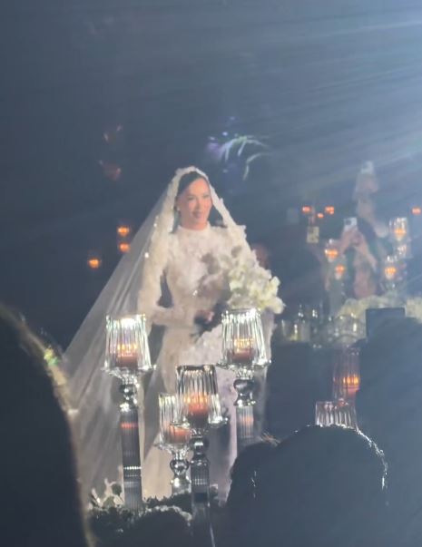VIDEO/ Dafina një nuse si princeshë nga Walone Capture 26