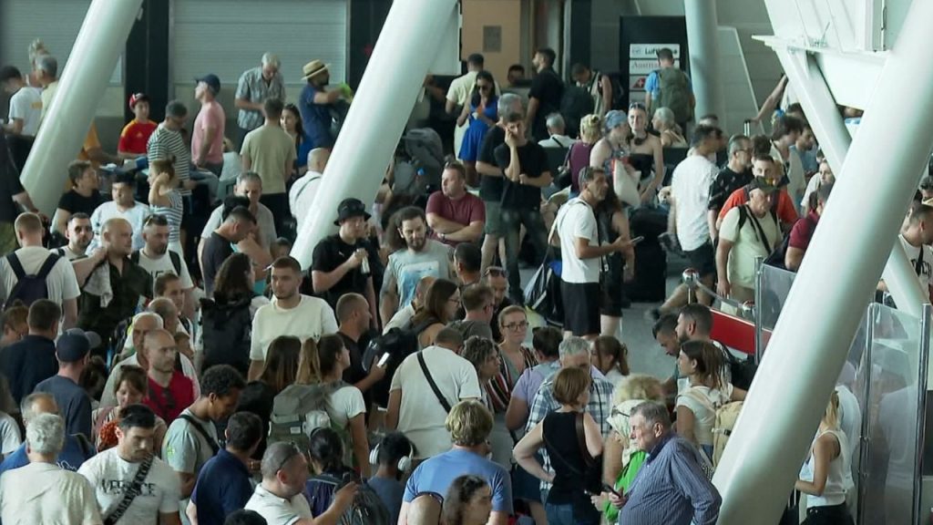 Aeroporti “Nënë Tereza” thyen rekord! Numri i pasagjerëve dhe fluturimeve është dyfishuar IMG 9175