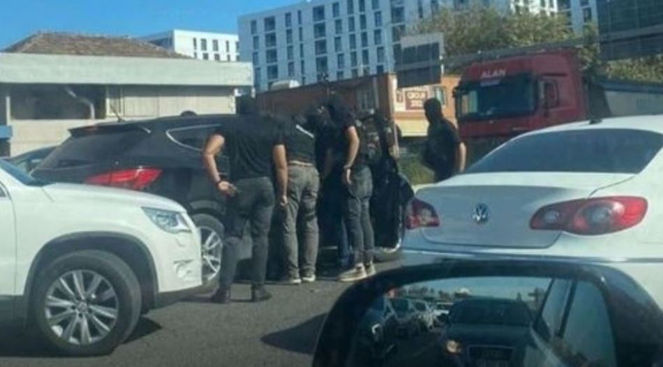 I rrethuar nga agjentët e BKH-së, momenti kur Meta u arrestua meta