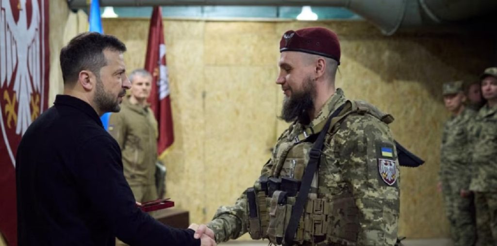 Zelensky i viziton trupat ukrainase në kufi me rajonin rus zelensky