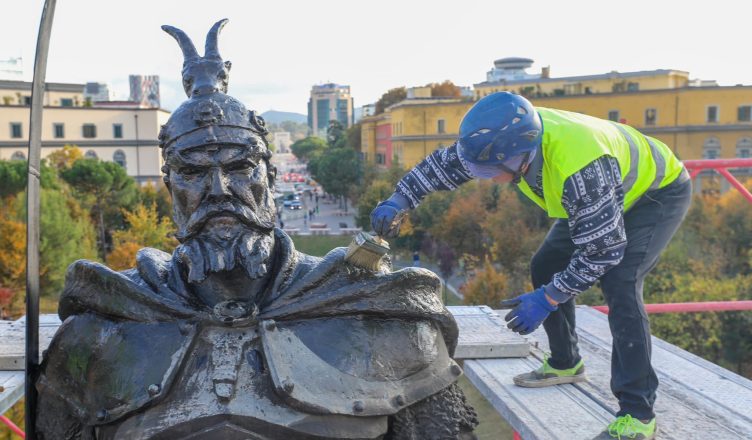 Vijojnë përgatitjet për festën e madhe të shqiptarëve në Tiranë 467437854 1111099293718570 820368603942675757 n 752x440 1