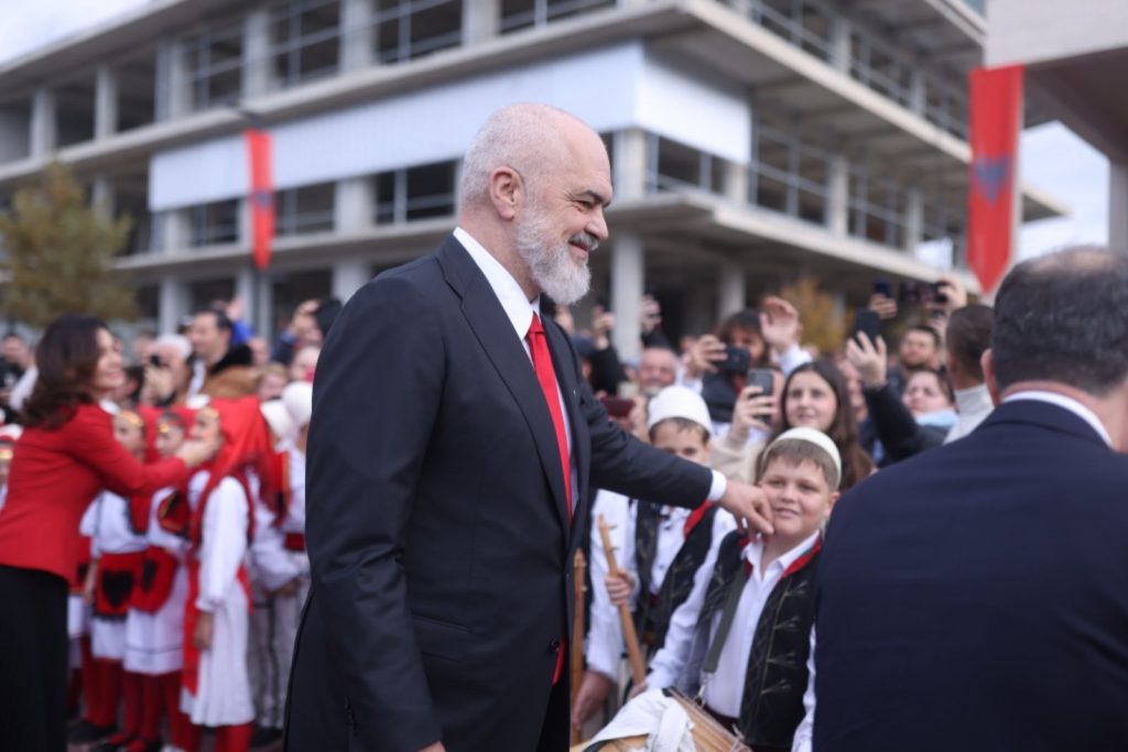 Rama: Vlorën thelp e kam në zemër. Ditën e kam dritë, natën ëndërr 7969d624 960f 45f1 aa96 78fccc2b22cc