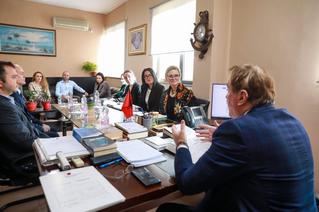 E deleguara e SHBA takon kreun e Prokurorisë së Gjirokastrës 2 8 14