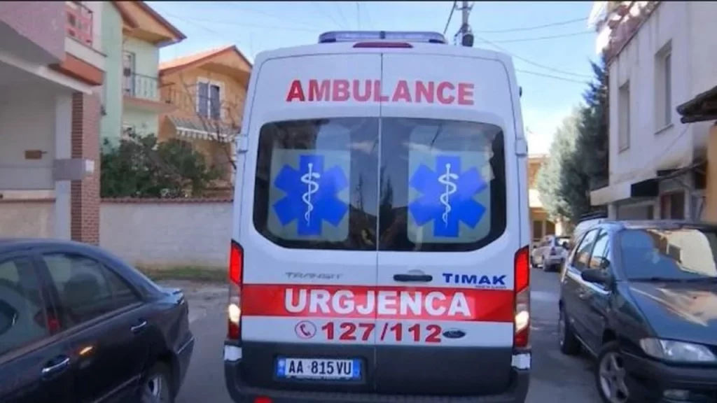 52-vjeçari në Korçë i jep fund jetës, e gjejnë banorët 800 0 ambulance sd
