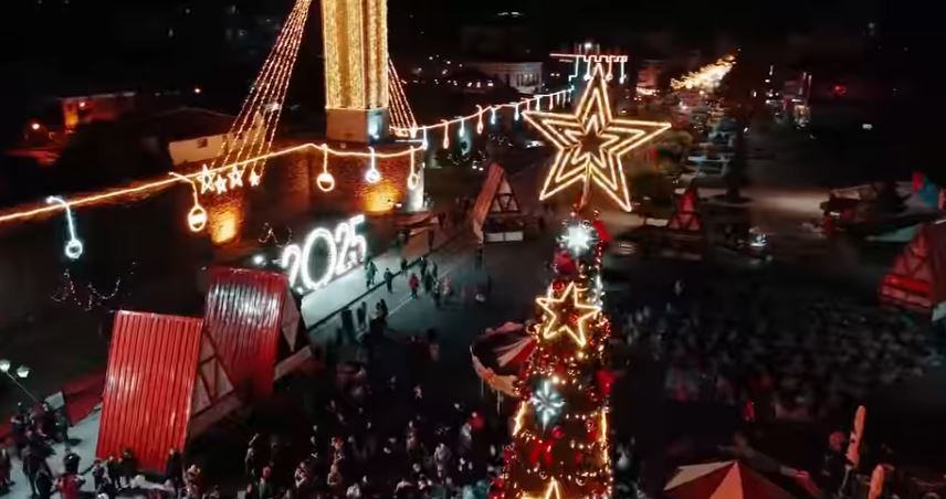 Rama poston videon magjike: Elbasani gati për dhjetorin e festave Capture 80