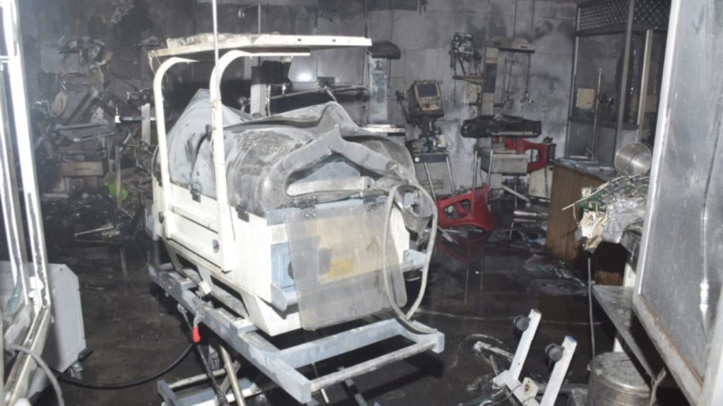 Tragjedi në Indi, dhjetë të porsalindur vdesin nga zjarri në një spital IMG 9782